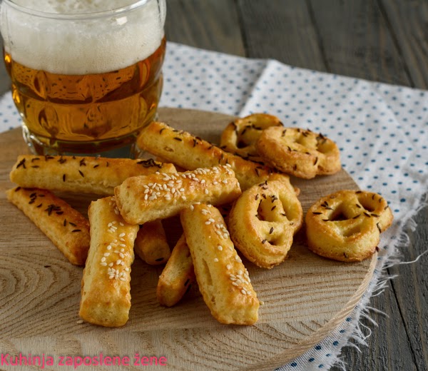 Slane perece i štapići / Savory pretzels and sticks