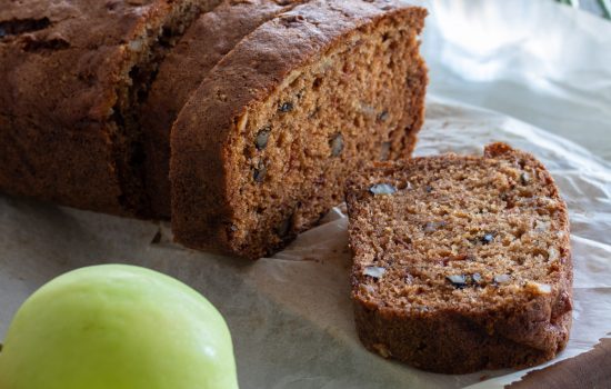 Kolač sa jabukama (apple bread)
